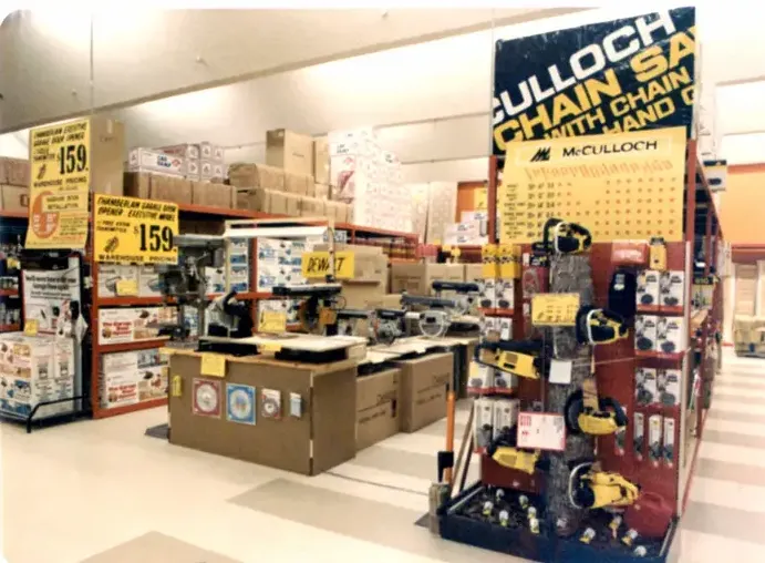 Wyglad-wnetrza-pierwszych-sklepow-Home-Depot
