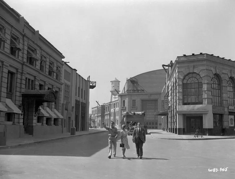 Studio-Warner-Bros.-w-Burbank-w-1940-roku