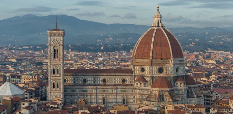 Florencja.-Katedra-Santa-Maria-del-Fiore-widok-z-wiezy-Palacu-Vecchio-–-to-tutaj-mial-miejsce-Spisek-Pazzich