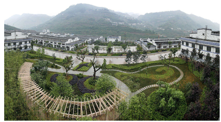 Destylarnia Kweichow Moutai nad brzegiem rzeki Chishui.