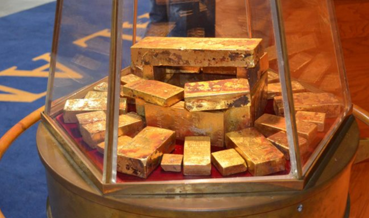 Poniżej zdjęcie jednego z największych zaginionych skarbów w historii Stanów Zjednoczonych – z wraku statku SS Central America wydobyto sztabki złota warte 40 miliony dolarów